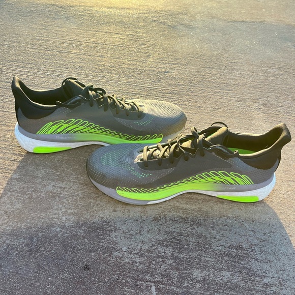 Mens Size 11 Adidas SOLARGLIDE ST BOOST - Picture 2 of 6